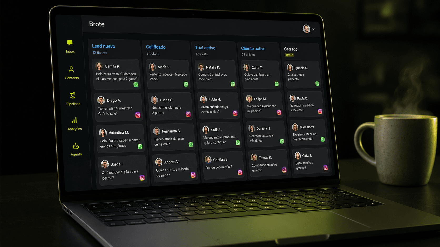 Brote en MacBook — dashboard kanban con conversaciones